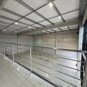 Pavilhão com 636m², no bairro Linha 40 em Caxias do Sul para Alugar