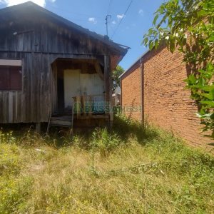 Casa, 2 dormitórios, no bairro São Ciro em Caxias do Sul para Comprar
