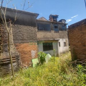 Casa, 2 dormitórios, no bairro São Ciro em Caxias do Sul para Comprar