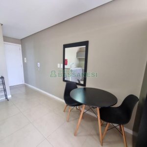 Kitinete Mobiliado com 40m², 1 dormitório, 1 vaga, no bairro Petrópolis em Caxias do Sul para Alugar