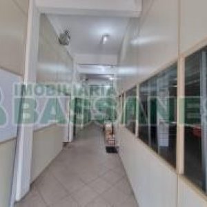 Predio com 460m², no bairro Nossa Senhora de Fátima em Caxias do Sul para Comprar
