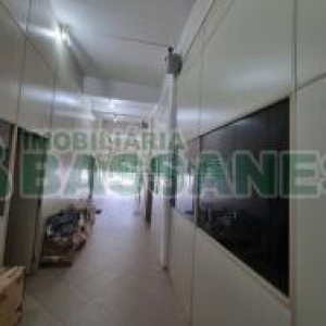 Predio com 460m², no bairro Nossa Senhora de Fátima em Caxias do Sul para Comprar