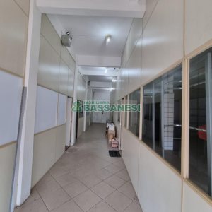 Predio com 460m², no bairro Nossa Senhora de Fátima em Caxias do Sul para Comprar