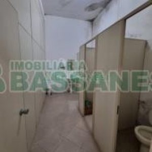 Predio com 460m², no bairro Nossa Senhora de Fátima em Caxias do Sul para Comprar