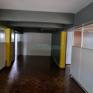 Sala com 150m², no bairro Pio X em Caxias do Sul para Alugar