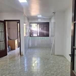 Casa com 110m², 3 dormitórios, no bairro Cinqüentenário em Caxias do Sul para Alugar