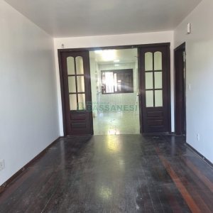 Casa com 110m², 3 dormitórios, no bairro Cinqüentenário em Caxias do Sul para Alugar