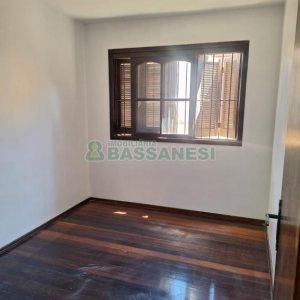 Casa com 110m², 3 dormitórios, no bairro Cinqüentenário em Caxias do Sul para Alugar