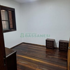 Casa com 110m², 3 dormitórios, no bairro Cinqüentenário em Caxias do Sul para Alugar