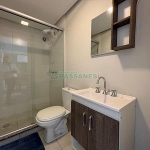 Apartamento com 40m², 1 dormitório, 1 vaga, no bairro Petrópolis em Caxias do Sul para Alugar