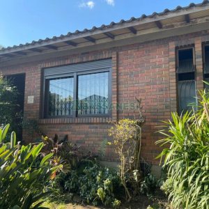 Casa com 193m², 3 dormitórios, 2 vagas, no bairro São Leopoldo em Caxias do Sul para Comprar