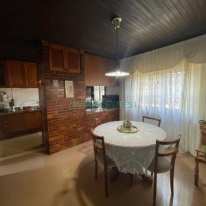 Casa com 193m², 3 dormitórios, 2 vagas, no bairro São Leopoldo em Caxias do Sul para Comprar