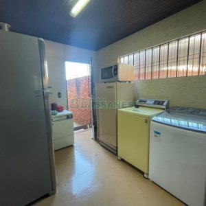 Casa com 193m², 3 dormitórios, 2 vagas, no bairro São Leopoldo em Caxias do Sul para Comprar