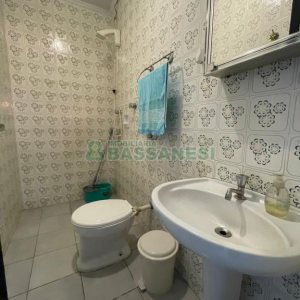 Casa com 193m², 3 dormitórios, 2 vagas, no bairro São Leopoldo em Caxias do Sul para Comprar