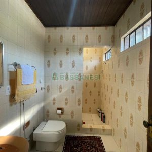 Casa com 193m², 3 dormitórios, 2 vagas, no bairro São Leopoldo em Caxias do Sul para Comprar