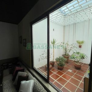 Casa com 193m², 3 dormitórios, 2 vagas, no bairro São Leopoldo em Caxias do Sul para Comprar