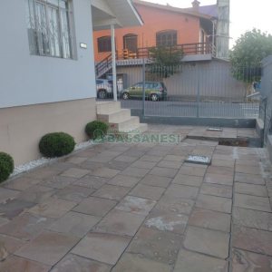 Casa com 190m², 3 dormitórios, 1 vaga, no bairro Santa Catarina em Caxias do Sul para Comprar