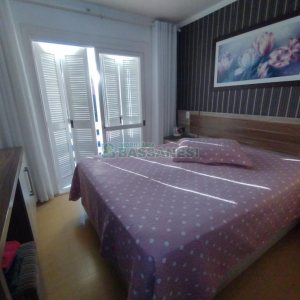 Casa com 190m², 3 dormitórios, 1 vaga, no bairro Santa Catarina em Caxias do Sul para Comprar