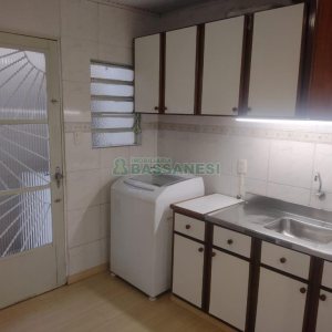Casa com 190m², 3 dormitórios, 1 vaga, no bairro Santa Catarina em Caxias do Sul para Comprar