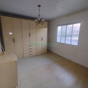 Casa com 190m², 3 dormitórios, 1 vaga, no bairro Santa Catarina em Caxias do Sul para Comprar