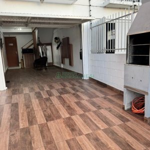 Sobrado com 75m², 2 dormitórios, 1 vaga, no bairro Nossa Senhora do Rosário em Caxias do Sul para Comprar