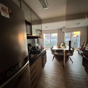 Sobrado com 75m², 2 dormitórios, 1 vaga, no bairro Nossa Senhora do Rosário em Caxias do Sul para Comprar