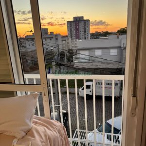 Sobrado com 75m², 2 dormitórios, 1 vaga, no bairro Nossa Senhora do Rosário em Caxias do Sul para Comprar