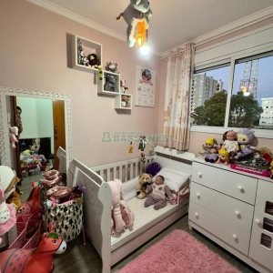 Sobrado com 75m², 2 dormitórios, 1 vaga, no bairro Nossa Senhora do Rosário em Caxias do Sul para Comprar