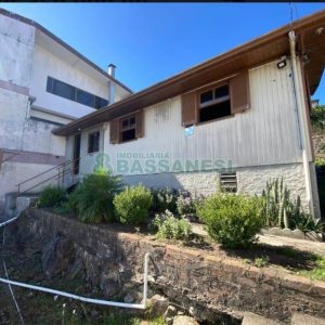 Casa com 91m², 3 dormitórios, 1 vaga, no bairro Planalto em Caxias do Sul para Comprar