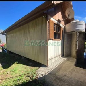 Casa com 91m², 3 dormitórios, 1 vaga, no bairro Planalto em Caxias do Sul para Comprar