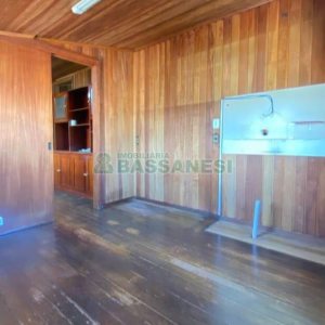 Casa com 91m², 3 dormitórios, 1 vaga, no bairro Planalto em Caxias do Sul para Comprar