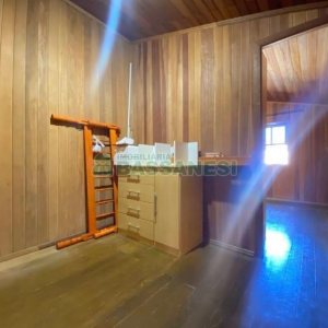 Casa com 91m², 3 dormitórios, 1 vaga, no bairro Planalto em Caxias do Sul para Comprar