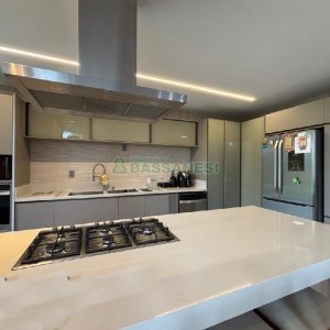 Casa com 400m², 4 dormitórios, 3 vagas, no bairro São Ciro em Caxias do Sul para Alugar