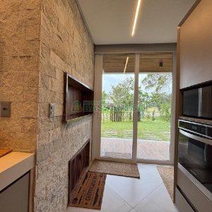 Casa com 400m², 4 dormitórios, 3 vagas, no bairro São Ciro em Caxias do Sul para Alugar