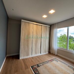 Casa com 400m², 4 dormitórios, 3 vagas, no bairro São Ciro em Caxias do Sul para Alugar