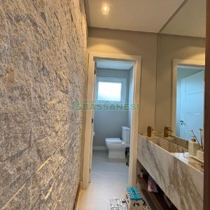 Casa com 400m², 4 dormitórios, 3 vagas, no bairro São Ciro em Caxias do Sul para Alugar