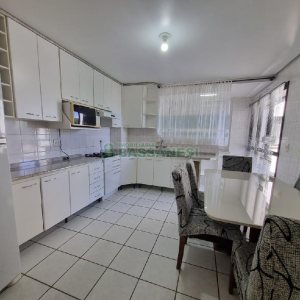 Apto Mobiliado com 74m², 2 dormitórios, 1 vaga, no bairro Cristo Redentor em Caxias do Sul para Alugar