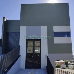 Sobreloja com 186m², 12 vagas, no bairro São Leopoldo em Caxias do Sul para Alugar