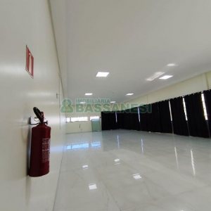 Sobreloja com 186m², 12 vagas, no bairro São Leopoldo em Caxias do Sul para Alugar