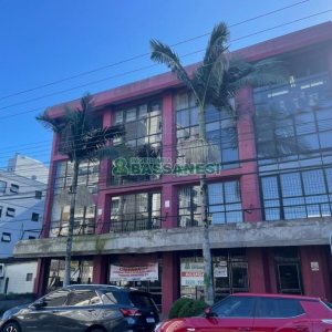 Sala com 42m², no bairro Rio Branco em Caxias do Sul para Comprar