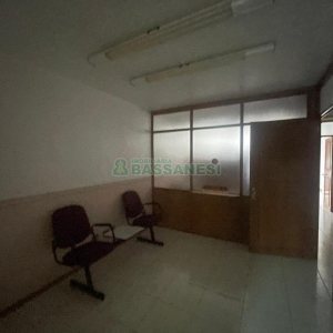Sala com 42m², no bairro Rio Branco em Caxias do Sul para Comprar