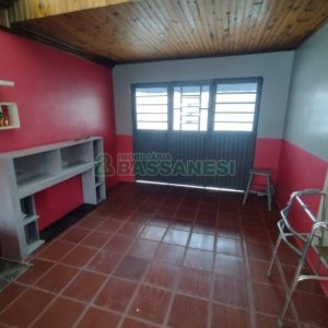 Casa com 88m², 3 dormitórios, 2 vagas, no bairro São José em Caxias do Sul para Comprar