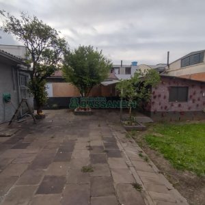 Casa com 88m², 3 dormitórios, 2 vagas, no bairro São José em Caxias do Sul para Comprar