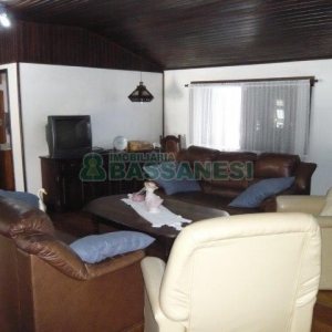 Casa com 230m², 4 dormitórios, 3 vagas, no bairro Bela Vista em Caxias do Sul para Alugar