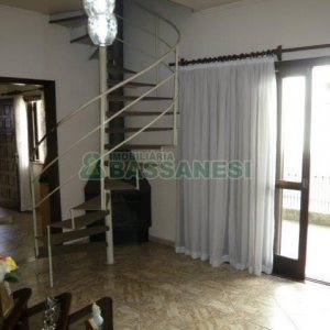 Casa com 230m², 4 dormitórios, 3 vagas, no bairro Bela Vista em Caxias do Sul para Alugar