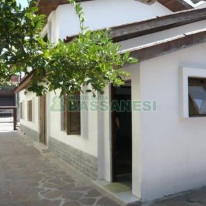 Casa com 230m², 4 dormitórios, 3 vagas, no bairro Bela Vista em Caxias do Sul para Alugar