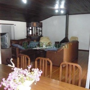 Casa com 230m², 4 dormitórios, 3 vagas, no bairro Bela Vista em Caxias do Sul para Alugar