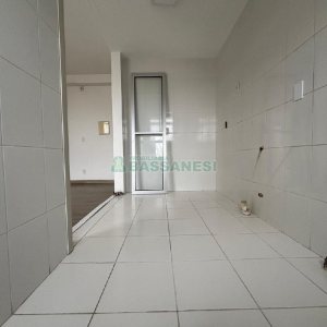 Apartamento com 53m², 2 dormitórios, 1 vaga, no bairro Lourdes em Caxias do Sul para Alugar