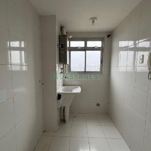 Apartamento com 53m², 2 dormitórios, 1 vaga, no bairro Lourdes em Caxias do Sul para Alugar