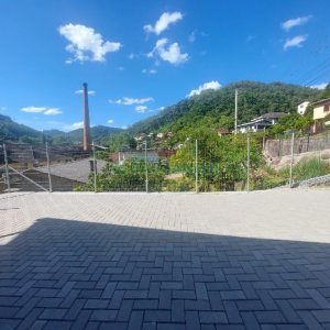 Casa com 80m², 2 dormitórios, 2 vagas, no bairro Galópolis em Caxias do Sul para Alugar